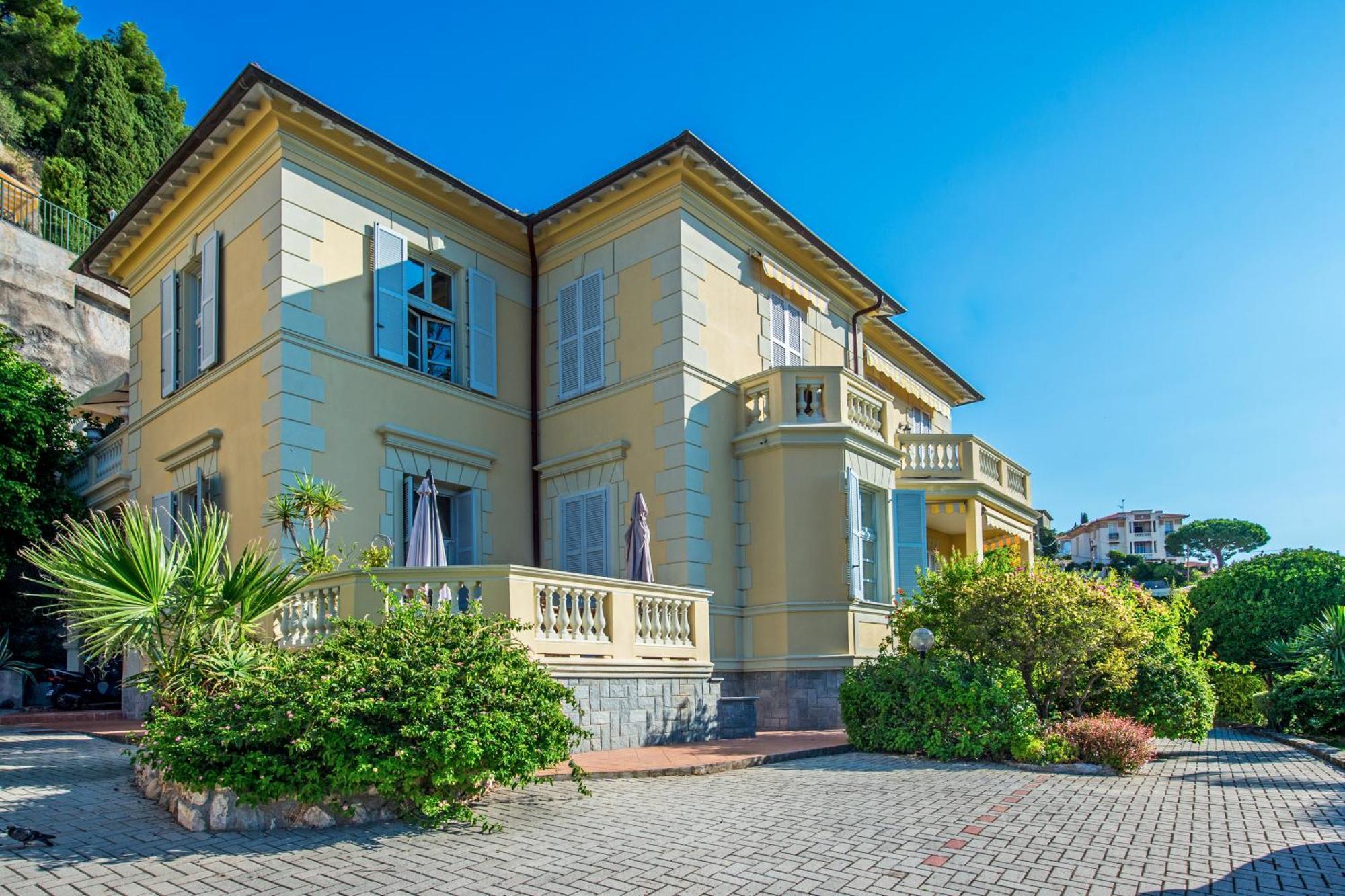 Oliviers -Agreable 2 Pieces Dans Maison Bourgeoise Menton Exterior foto